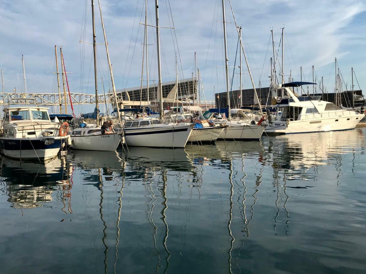Sleep & Boats Barcelona City Sant Adria de Besos Εξωτερικό φωτογραφία